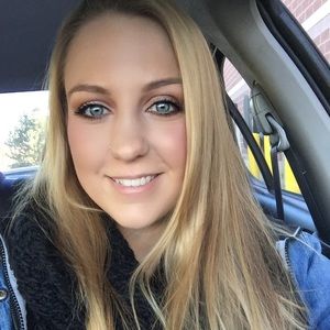 Meet your Posher, Madalyn